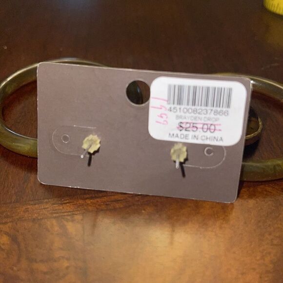 NWT Chico’s hoops tortoise gold tone earrings - Picture 7 of 7